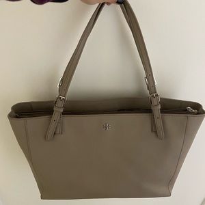 Tory Burch Emerson Tote in French Gray
